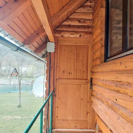 Hacienda Burzic Кулен Вакуф